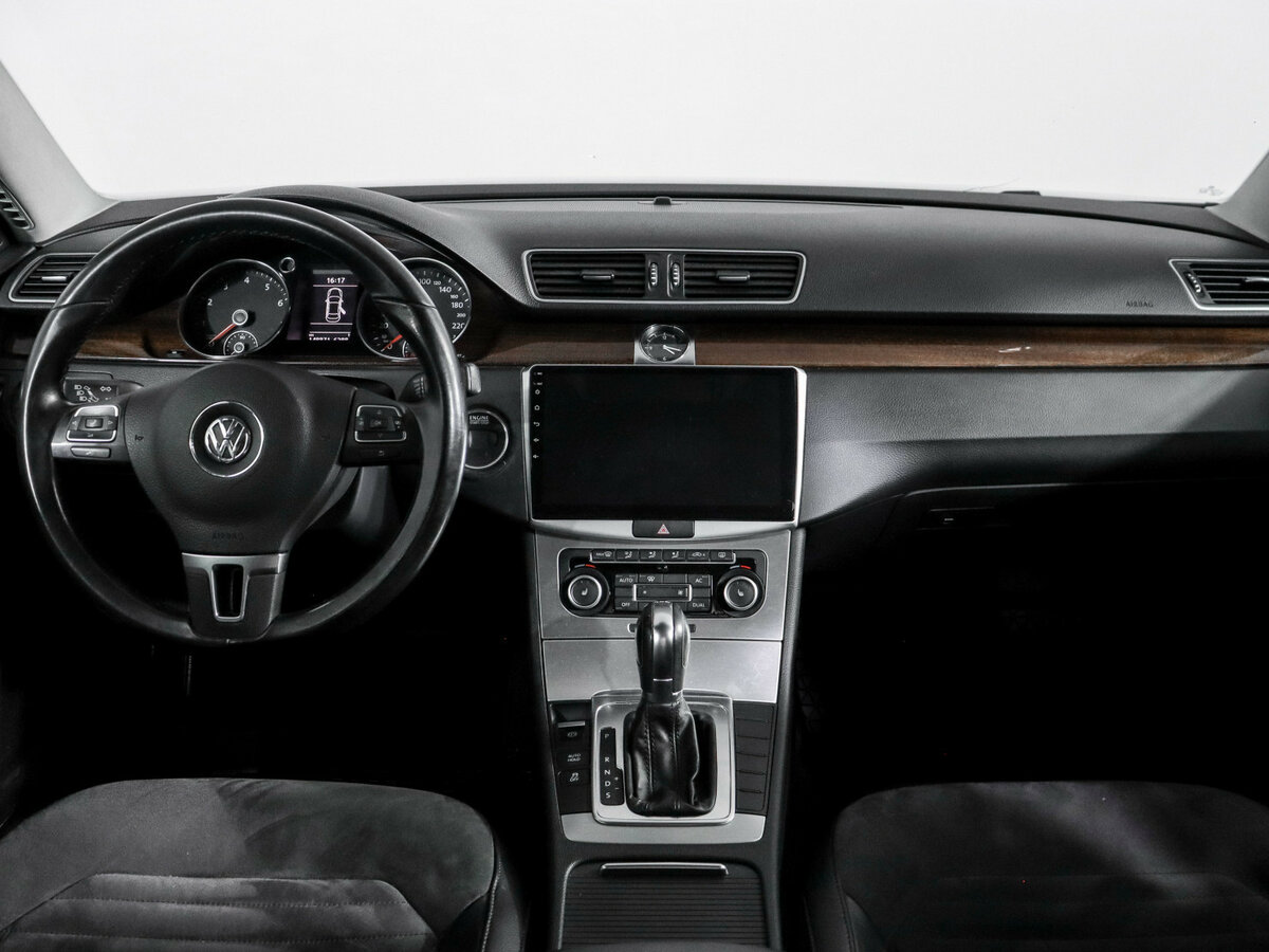Купить Volkswagen Passat с пробегом. Фото: #8