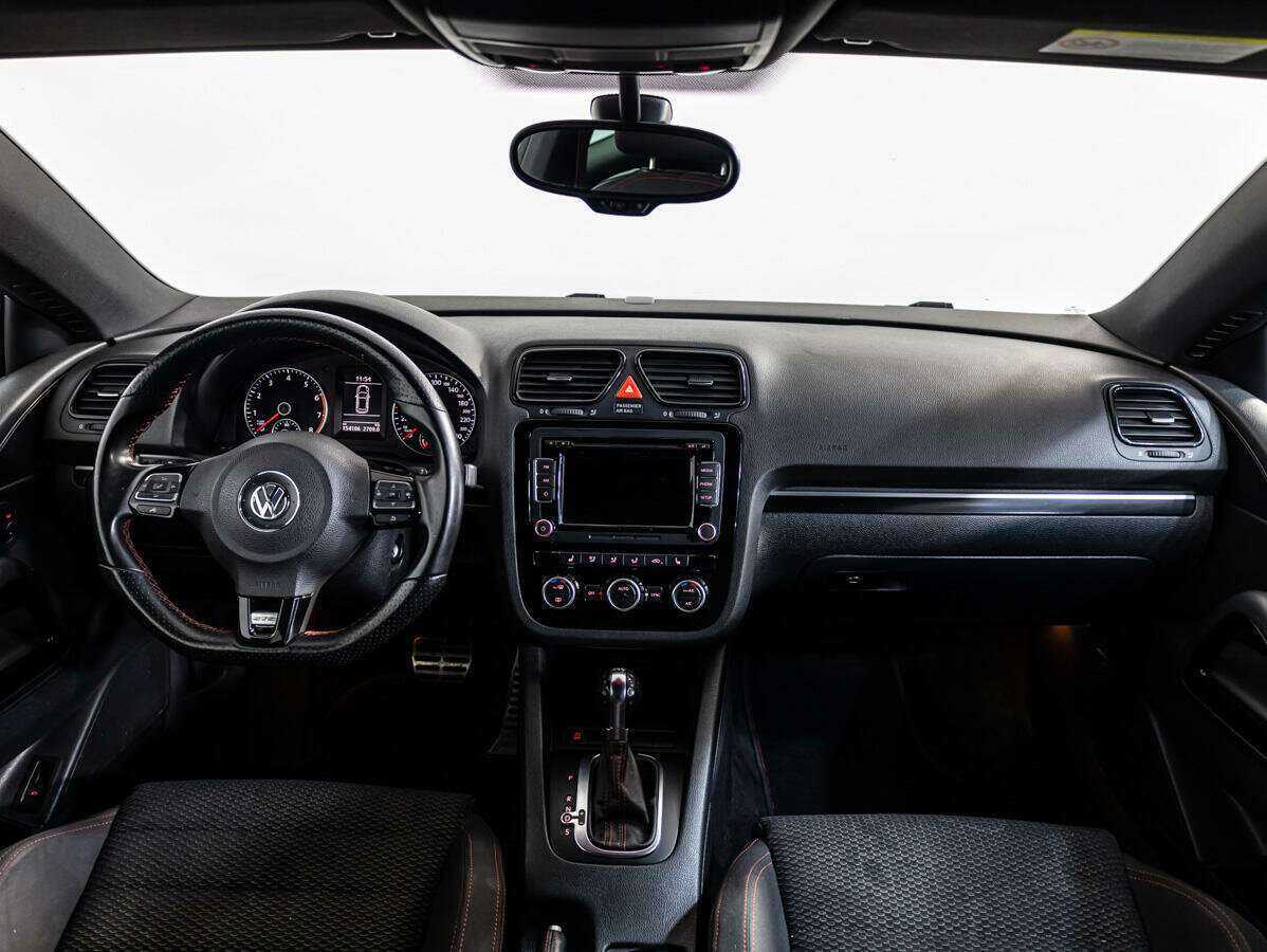 Купить Volkswagen Scirocco с пробегом. Фото: #8
