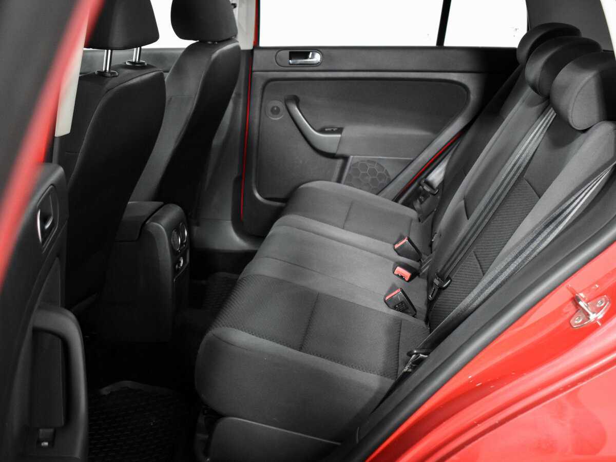 Купить Volkswagen Golf Plus с пробегом. Фото: #9