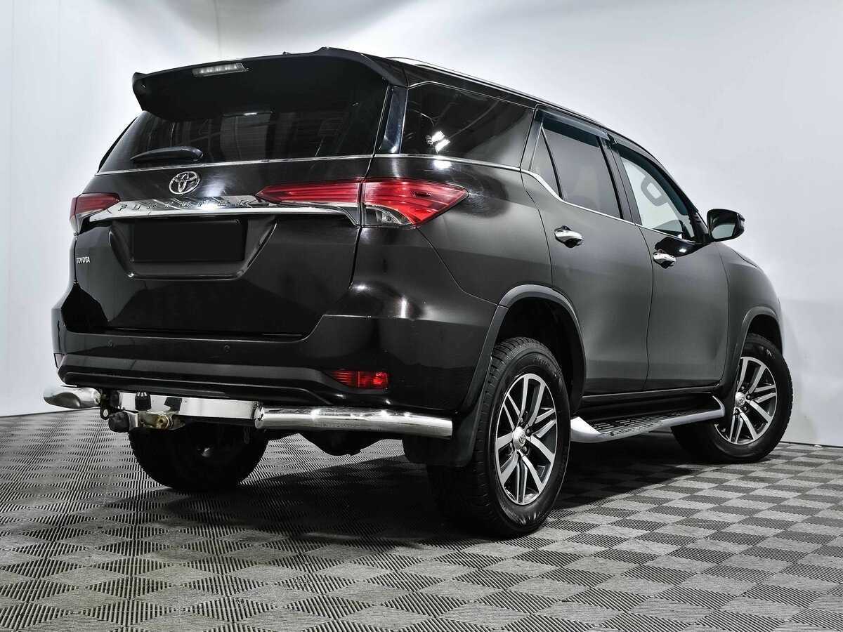 Купить Toyota Fortuner с пробегом. Фото: #3