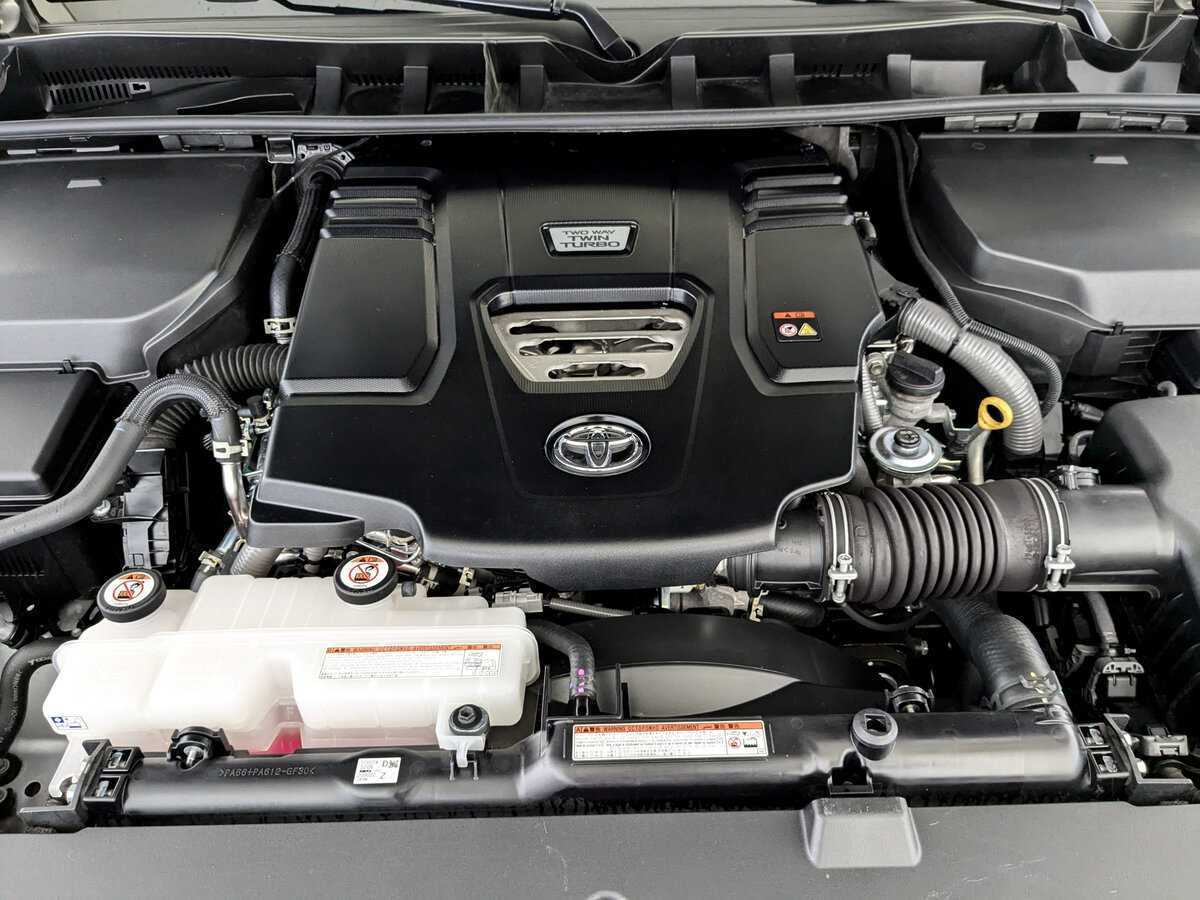 Купить Toyota Land Cruiser с пробегом. Фото: #8