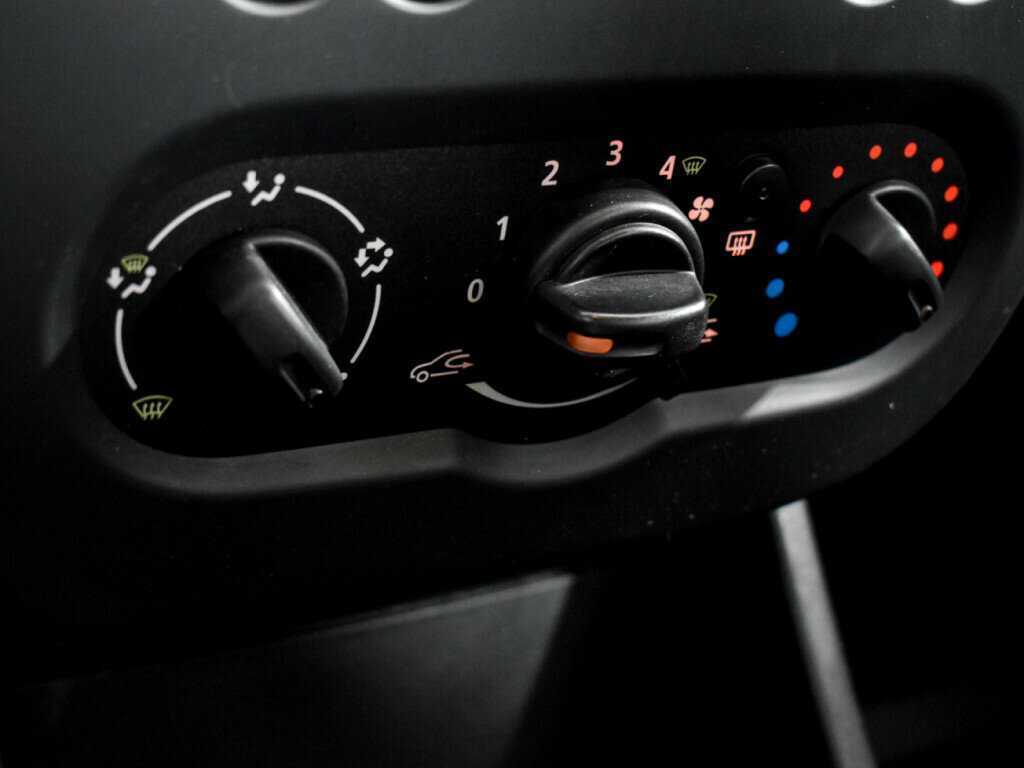 Купить Renault Logan с пробегом. Фото: #10
