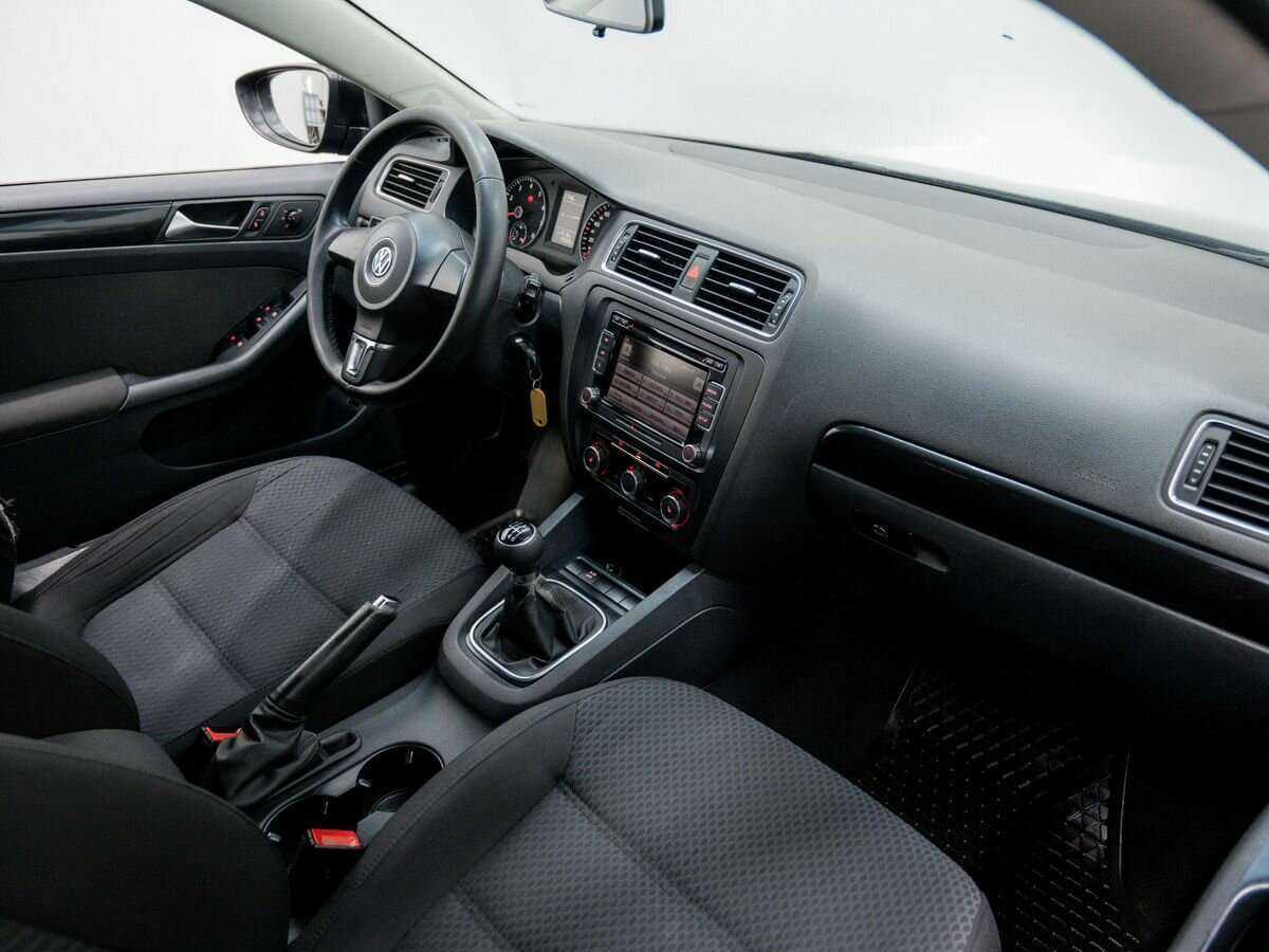Купить Volkswagen Jetta с пробегом. Фото: #6