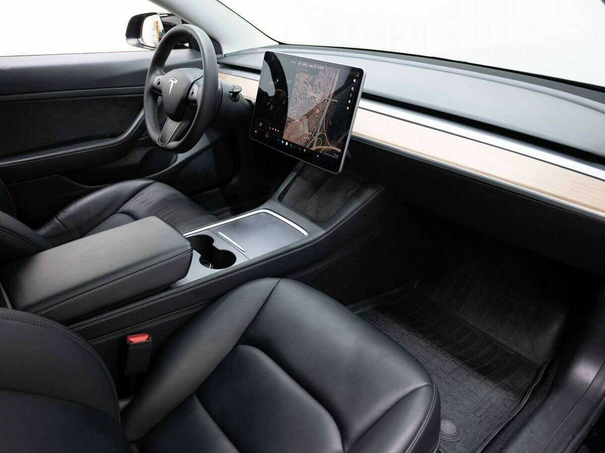 Купить Tesla Model 3 с пробегом. Фото: #10