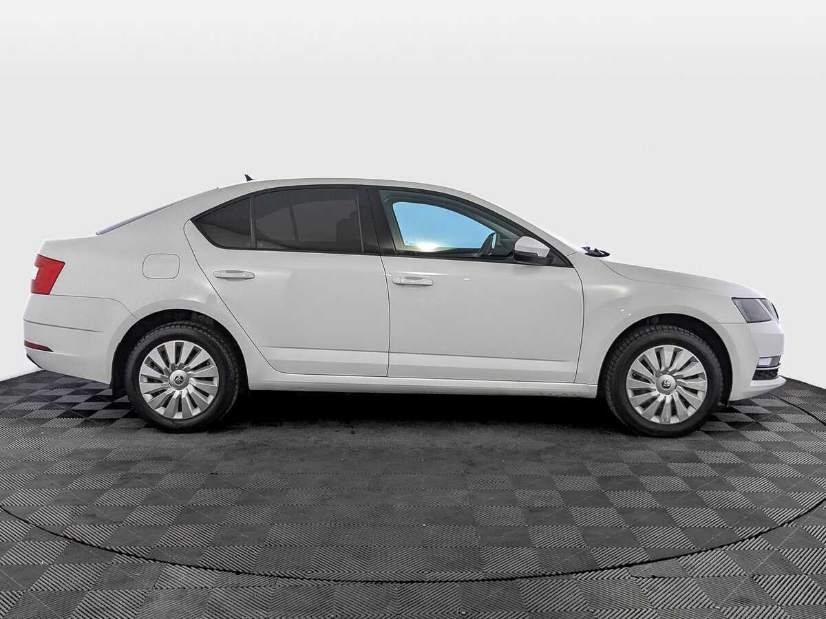 Купить Skoda Octavia с пробегом. Фото: #3