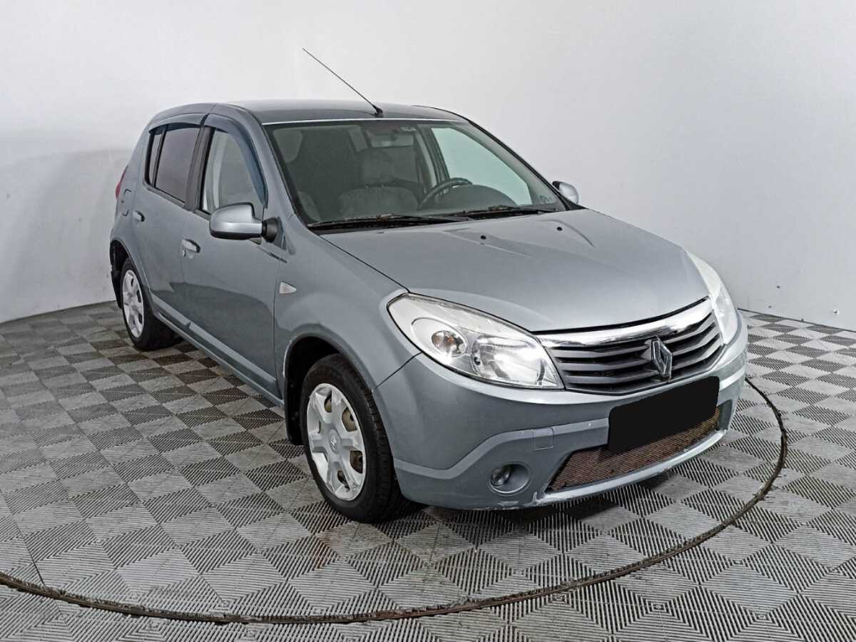 Купить Renault Sandero с пробегом. Фото: #2