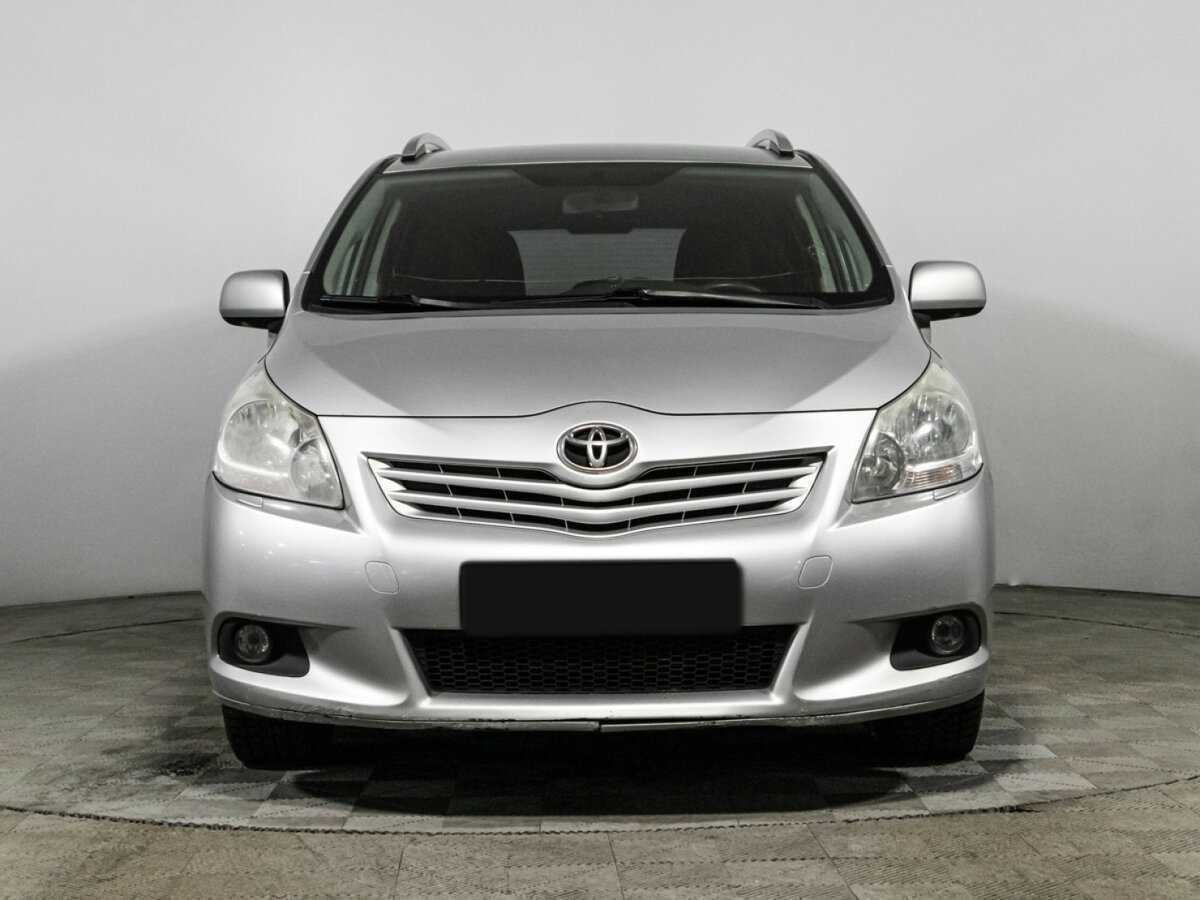 Купить Toyota Verso с пробегом. Фото: #1