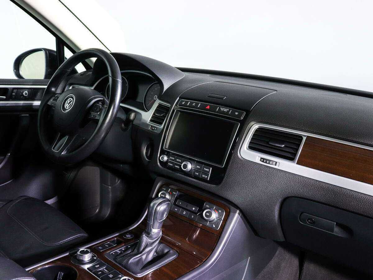 Купить Volkswagen Touareg с пробегом. Фото: #8