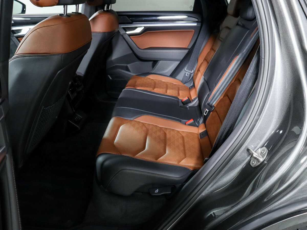 Купить Volkswagen Touareg с пробегом. Фото: #9
