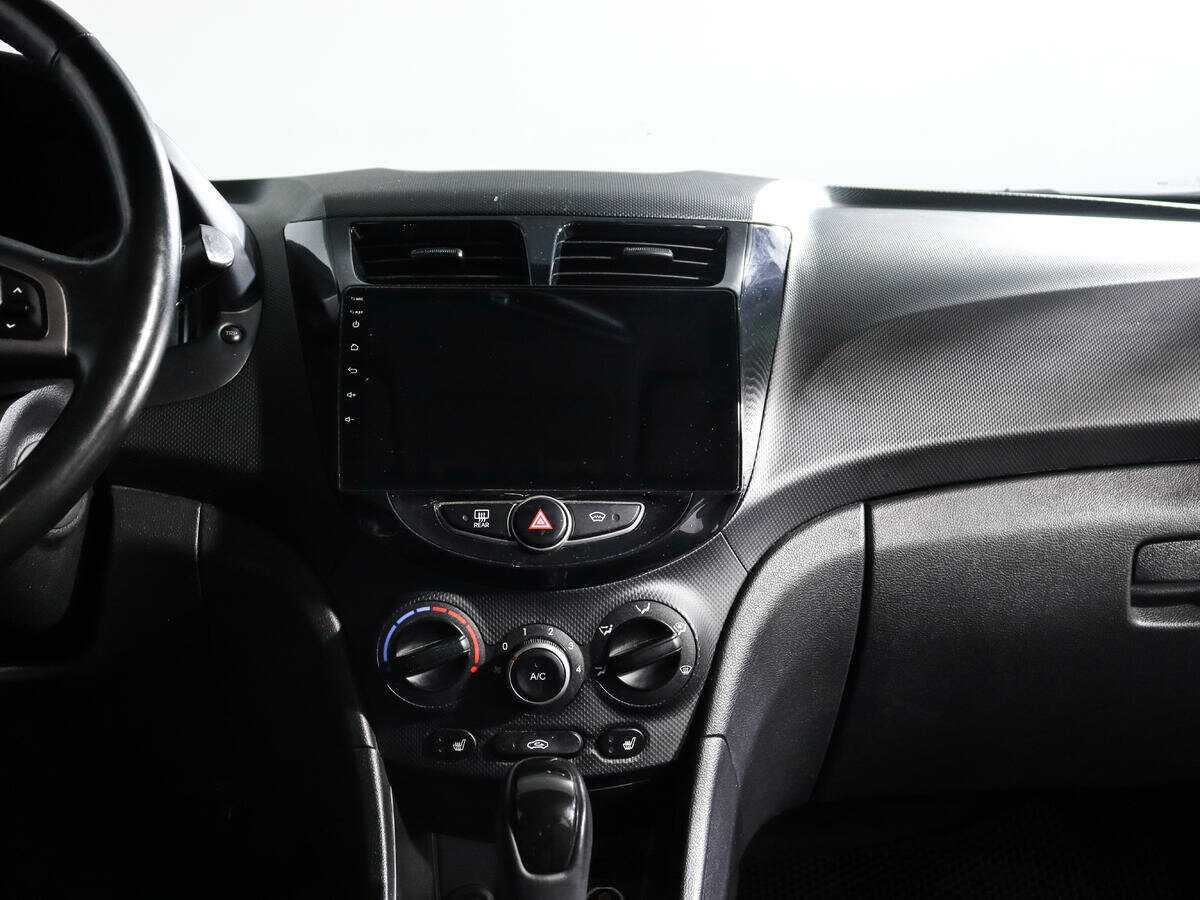 Купить Hyundai Solaris с пробегом. Фото: #10