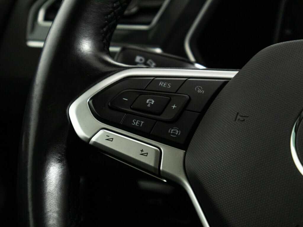 Купить Volkswagen Tiguan с пробегом. Фото: #20