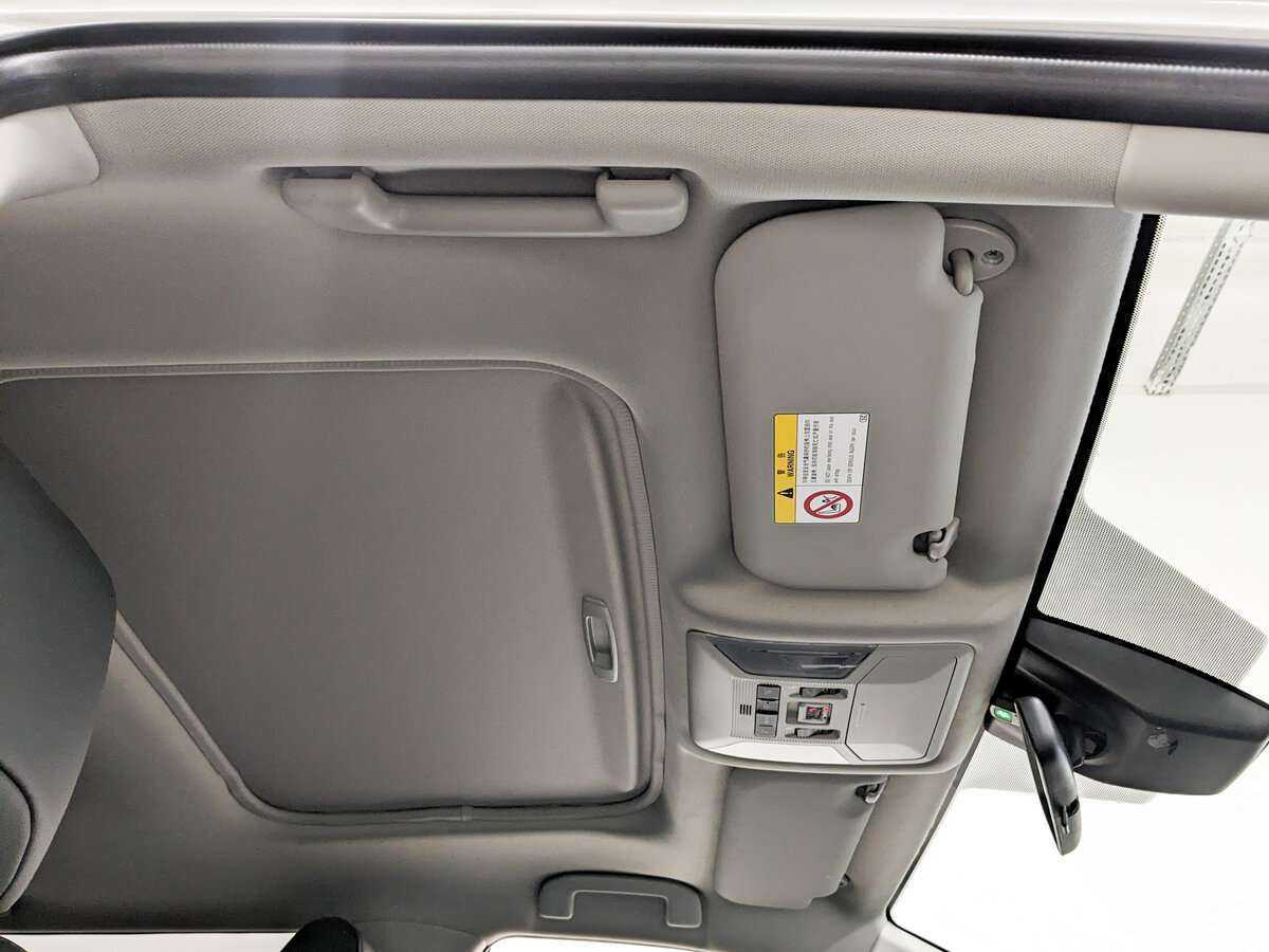 Купить Toyota RAV4 с пробегом. Фото: #17