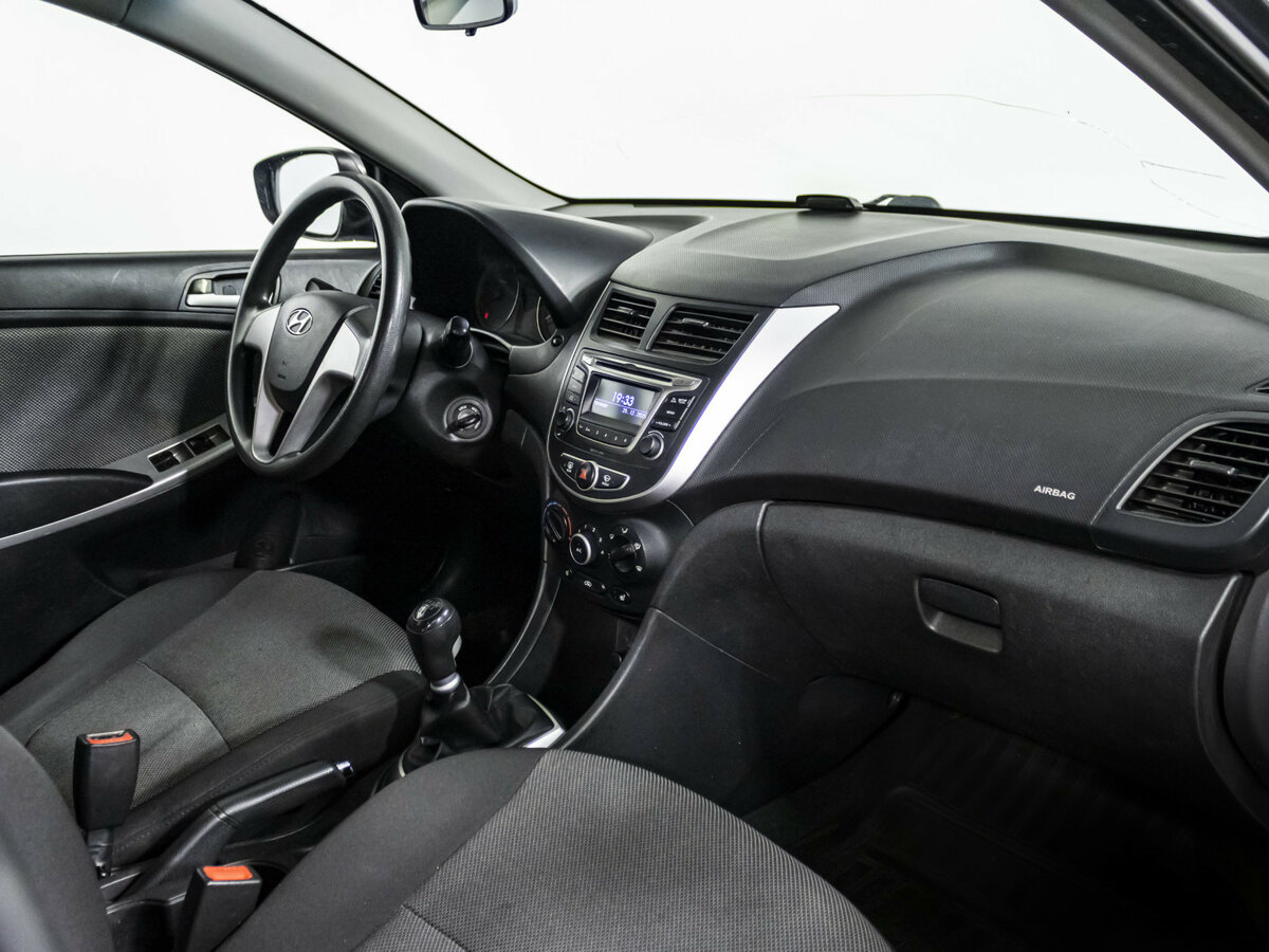 Купить Hyundai Solaris с пробегом. Фото: #6