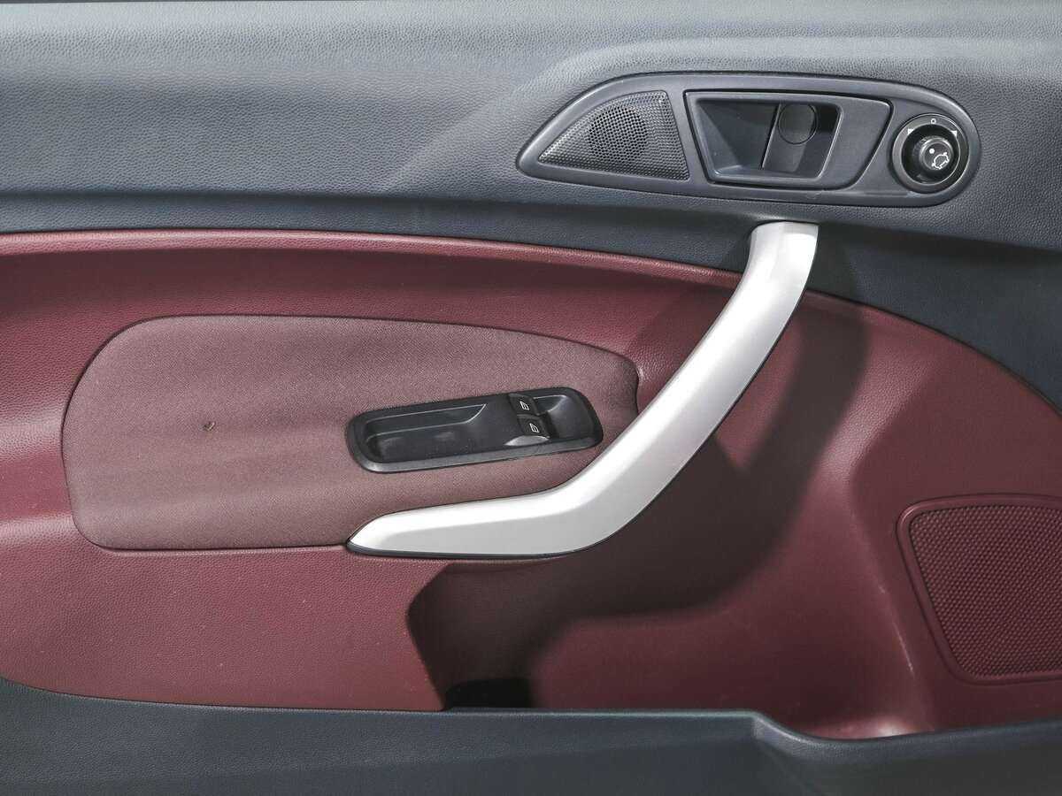 Купить Ford Fiesta с пробегом. Фото: #11