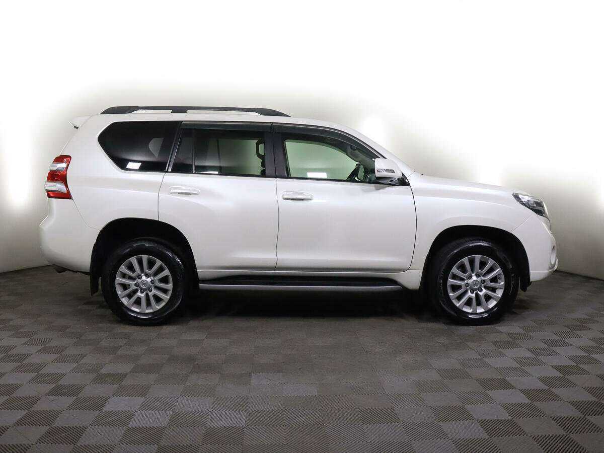 Купить Toyota Land Cruiser Prado с пробегом. Фото: #2