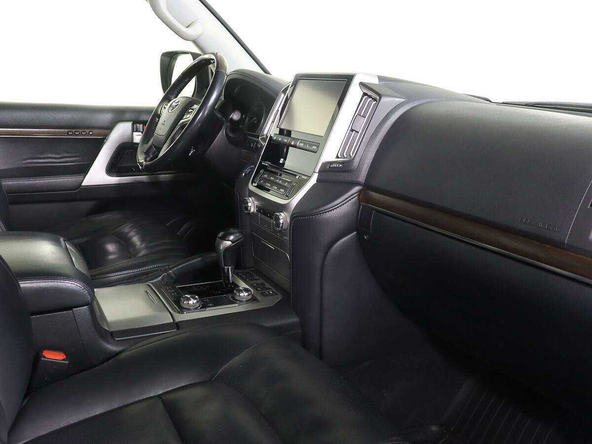 Купить Toyota Land Cruiser с пробегом. Фото: #7