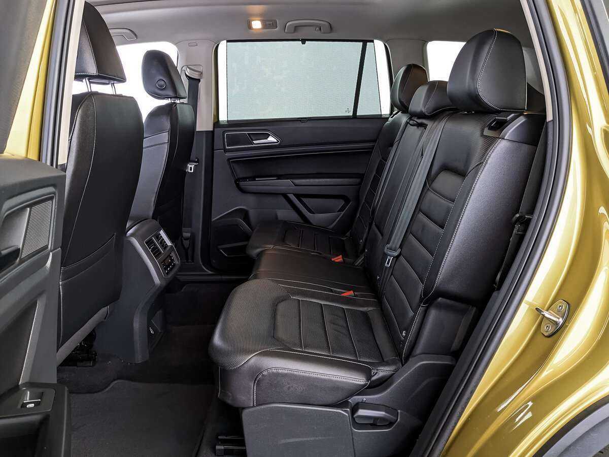 Купить Volkswagen Teramont с пробегом. Фото: #12