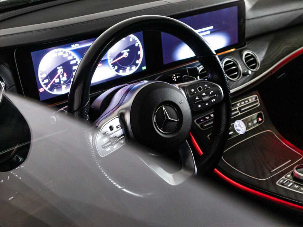 Купить Mercedes-Benz E-Класс с пробегом. Фото: #25