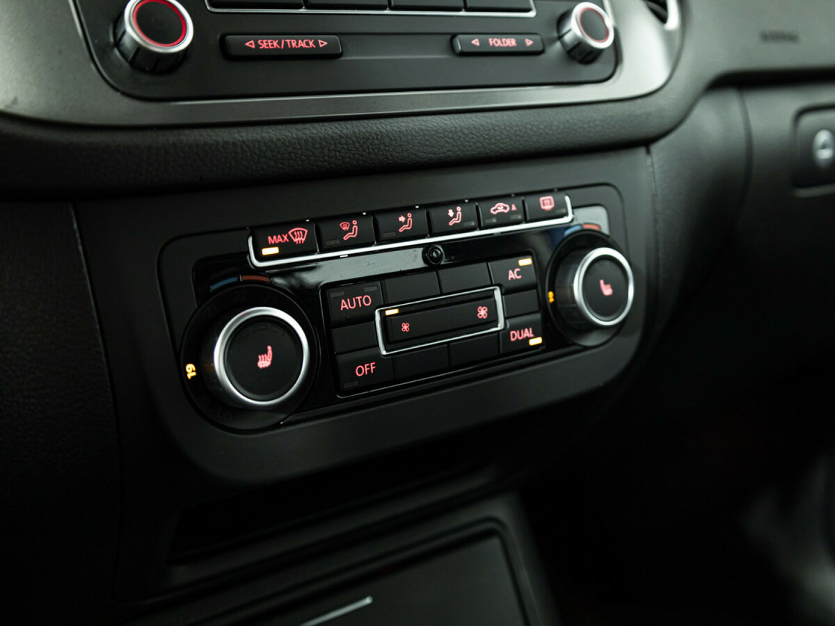 Купить Volkswagen Tiguan с пробегом. Фото: #15