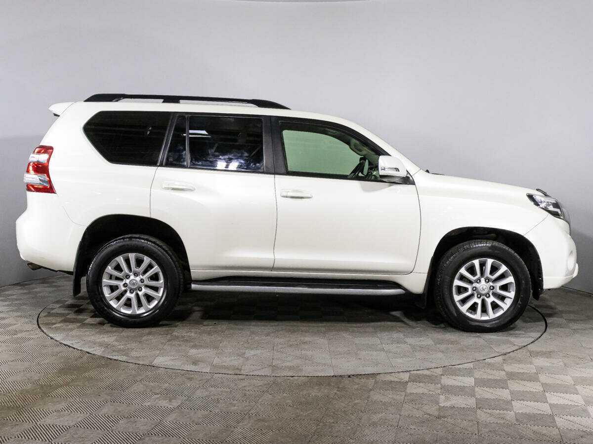 Купить Toyota Land Cruiser Prado с пробегом. Фото: #2