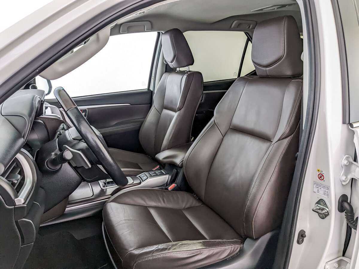 Купить Toyota Fortuner с пробегом. Фото: #15