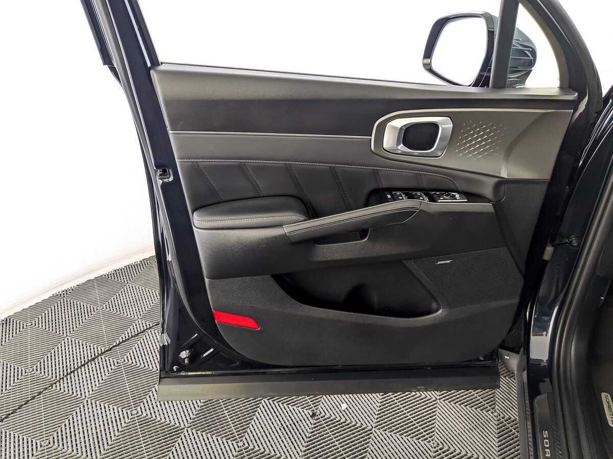 Купить Kia Sorento с пробегом. Фото: #13
