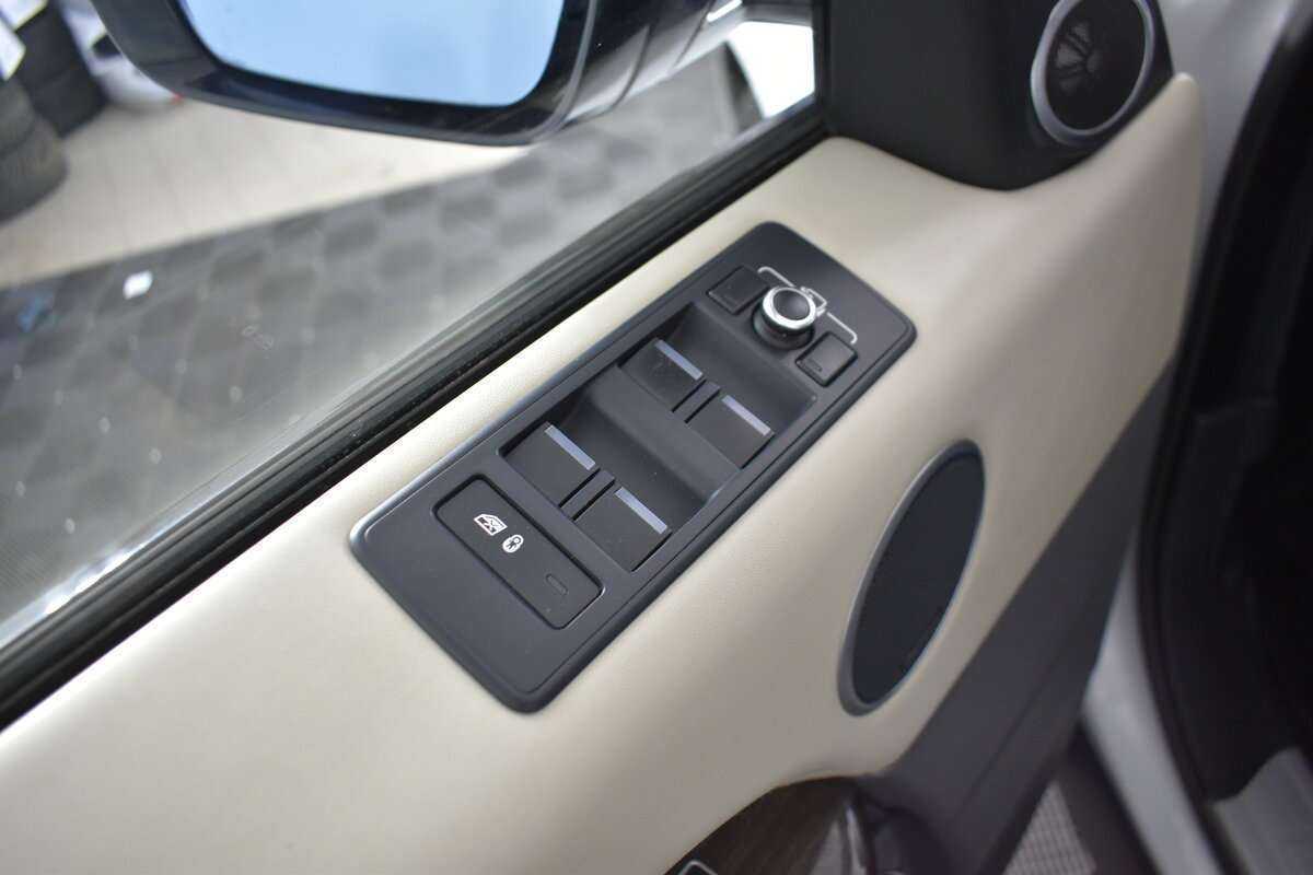 Купить Land Rover Range Rover Sport с пробегом. Фото: #10