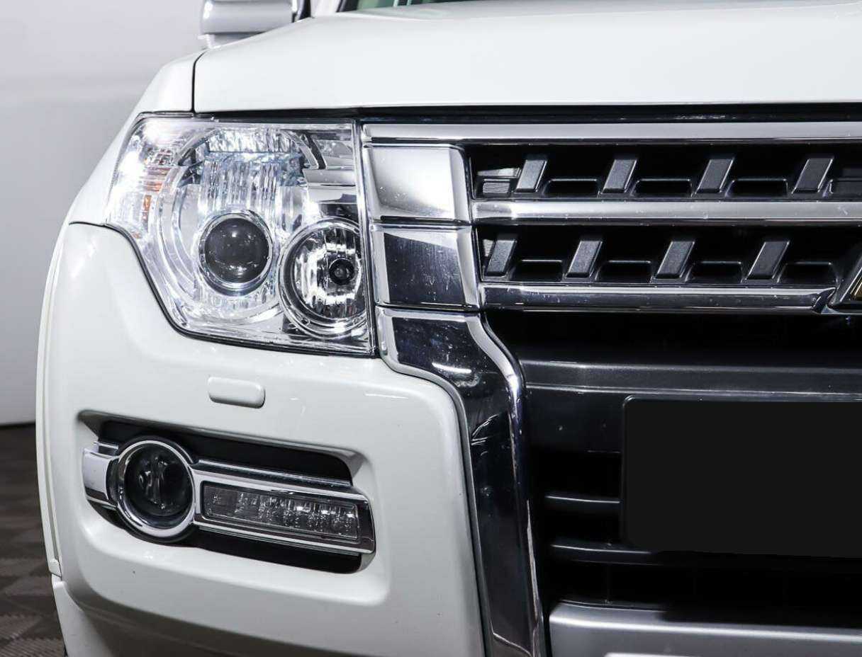 Купить Mitsubishi Pajero с пробегом. Фото: #16