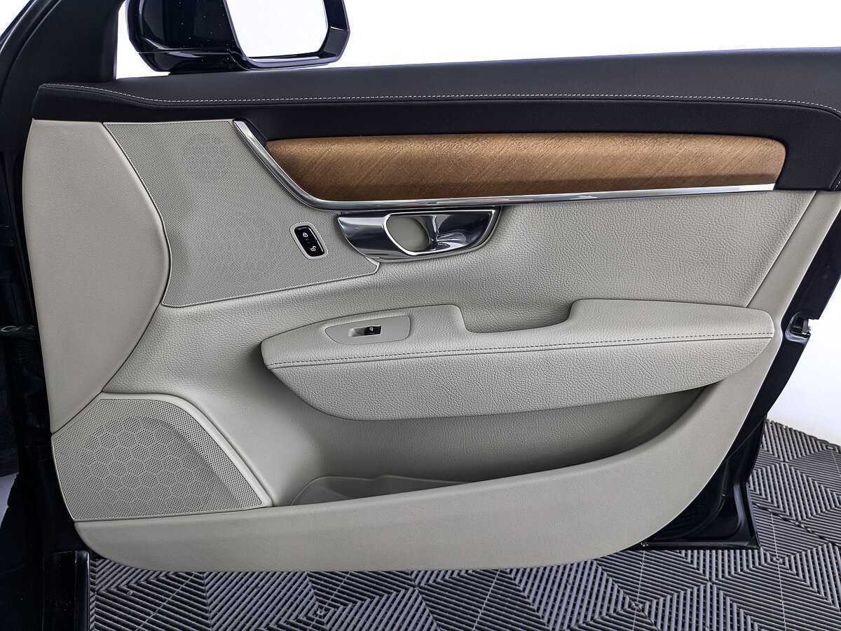 Купить Volvo S90 с пробегом. Фото: #23