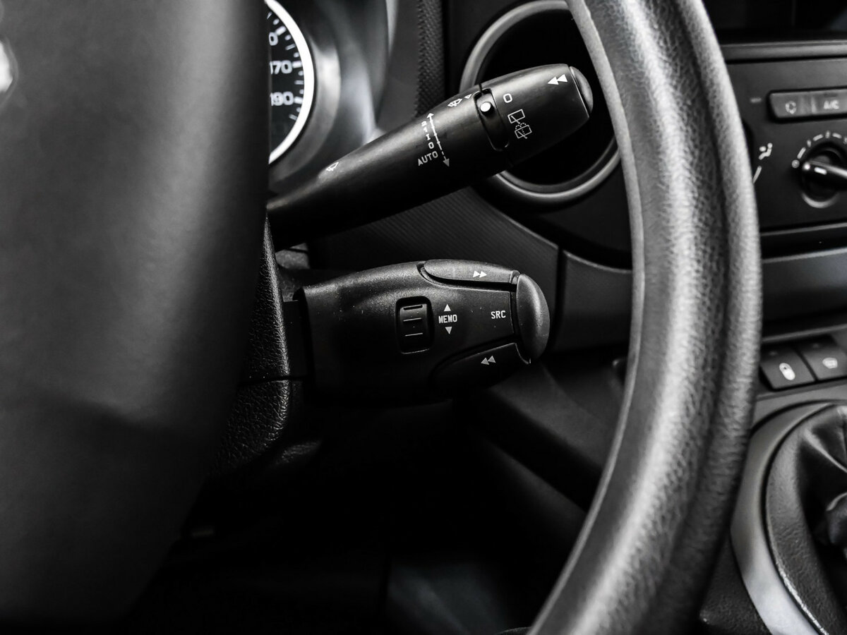 Купить Peugeot Partner с пробегом. Фото: #13
