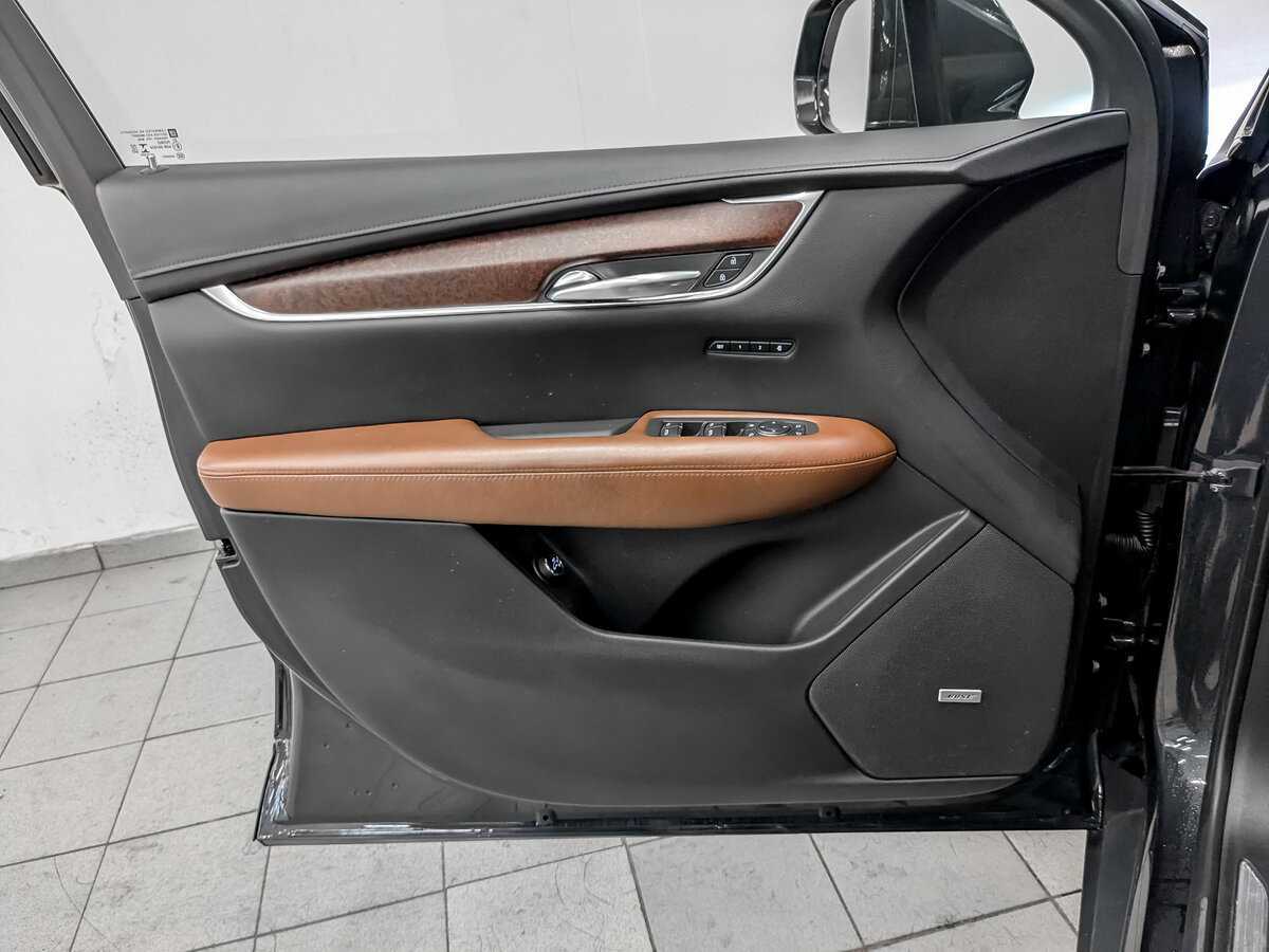 Купить Cadillac XT5 с пробегом. Фото: #18
