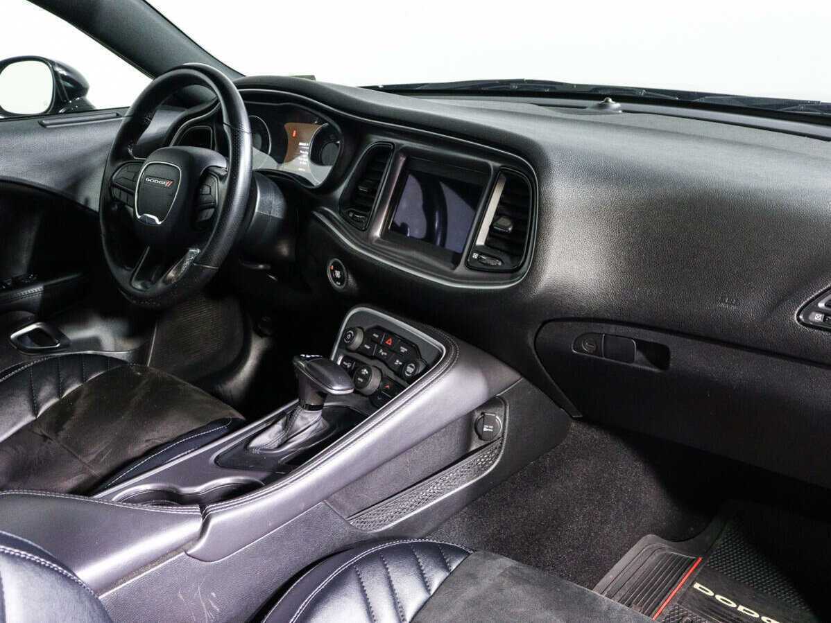 Купить Dodge Challenger с пробегом. Фото: #8