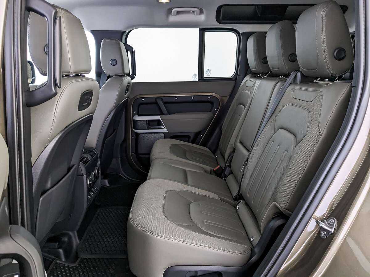 Купить Land Rover Defender с пробегом. Фото: #14