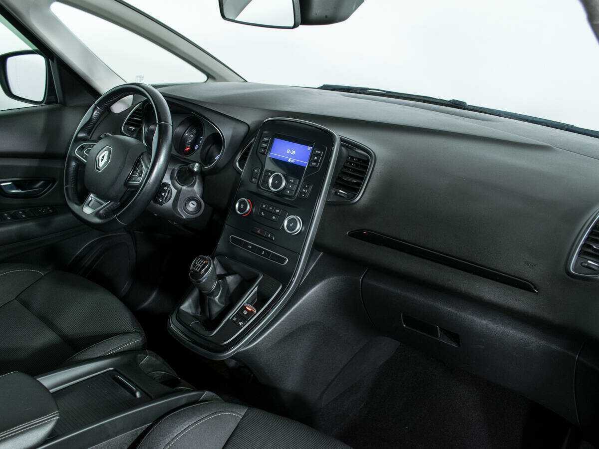 Купить Renault Scenic с пробегом. Фото: #8
