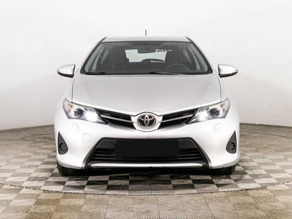 Купить Toyota Auris с пробегом. Фото: #1