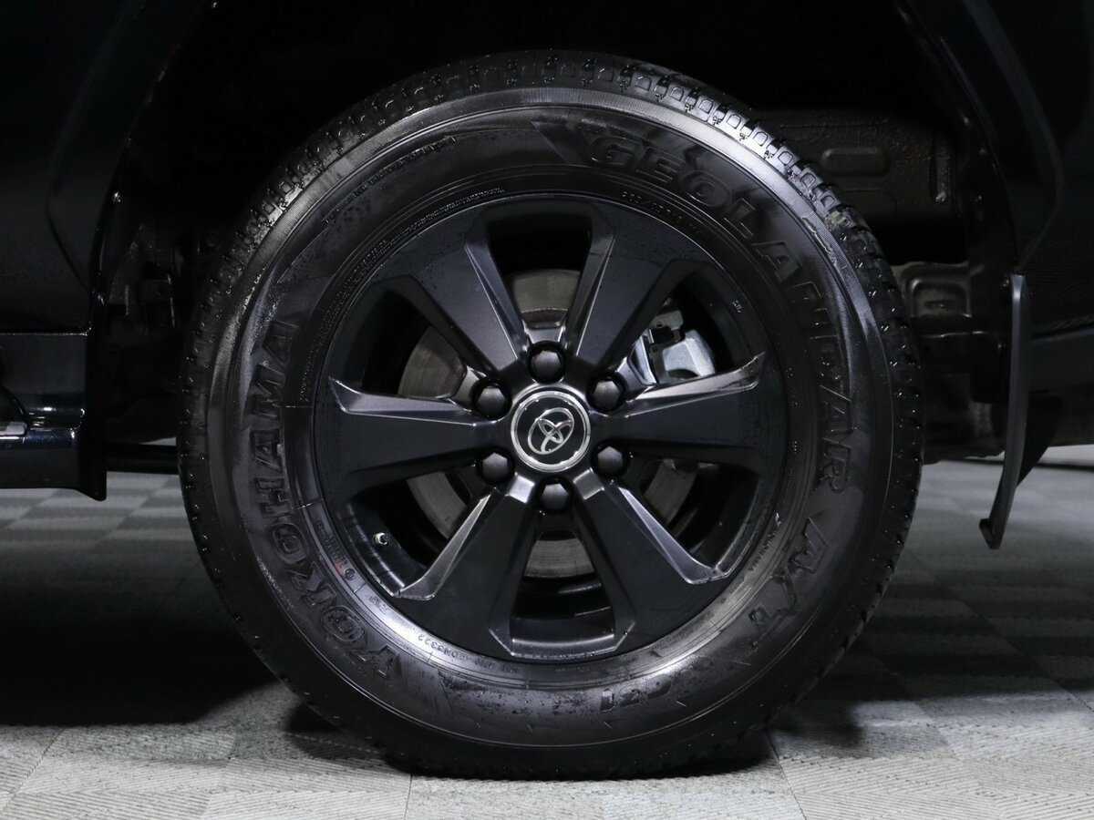 Купить Toyota Land Cruiser с пробегом. Фото: #11