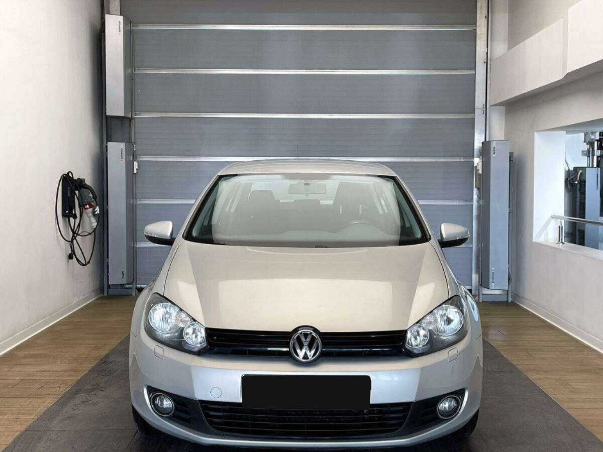 Купить Volkswagen Golf с пробегом. Фото: #1