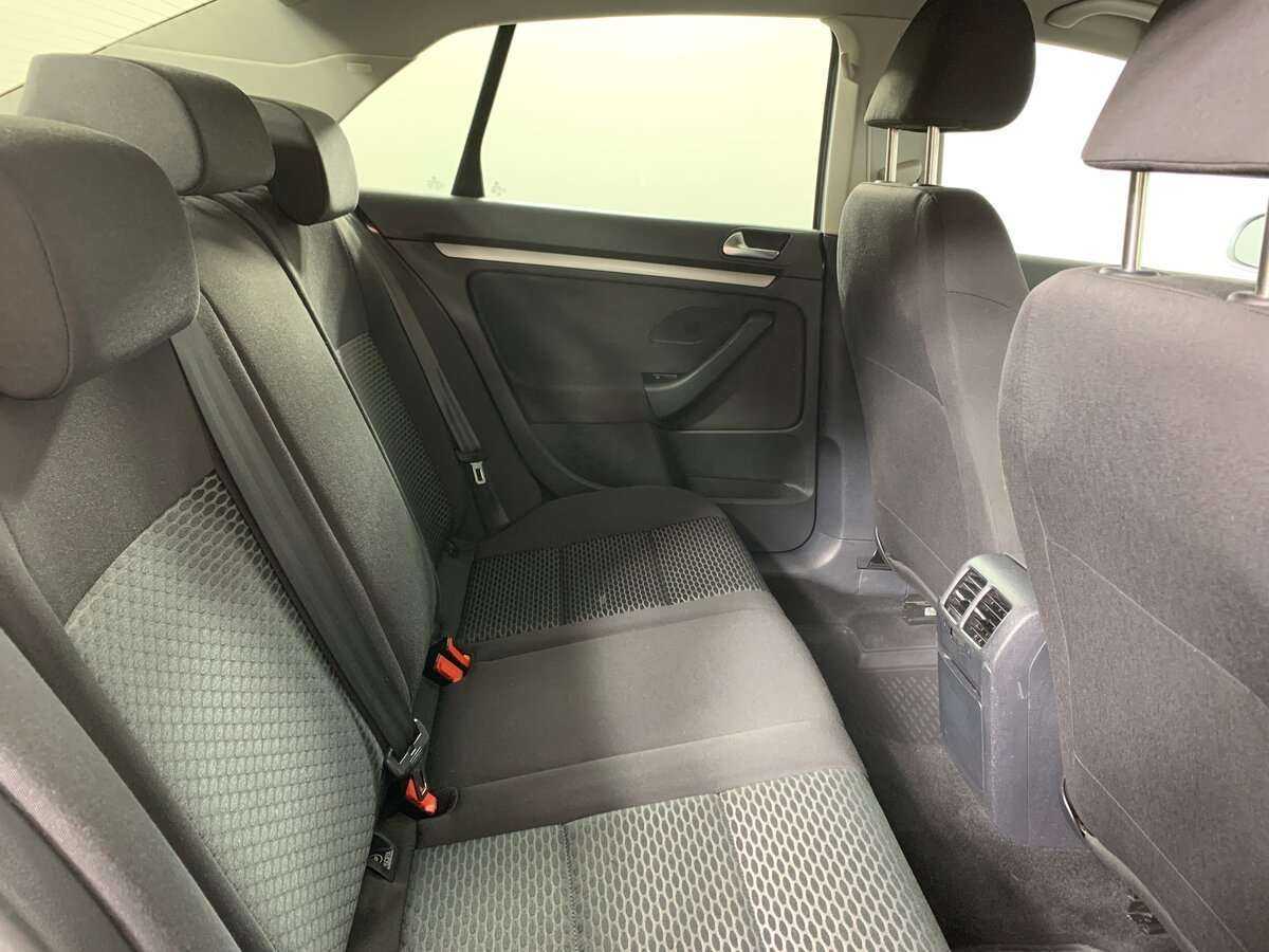 Купить Volkswagen Jetta с пробегом. Фото: #14