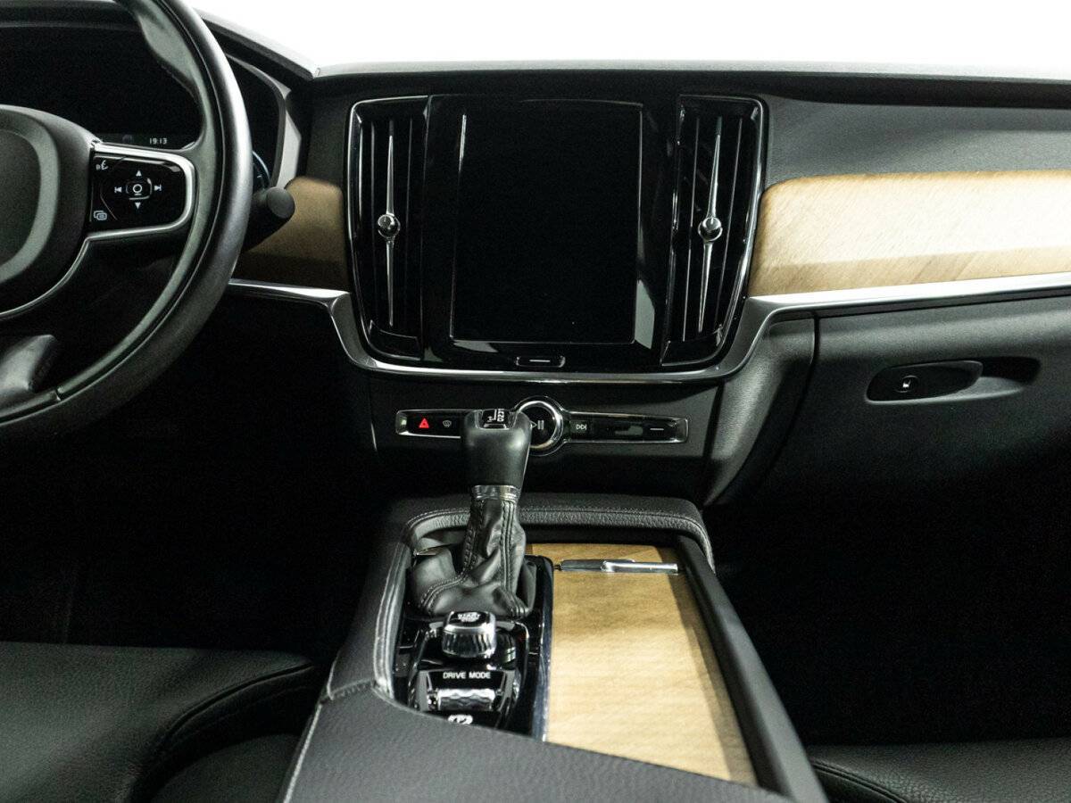 Купить Volvo S90 с пробегом. Фото: #13