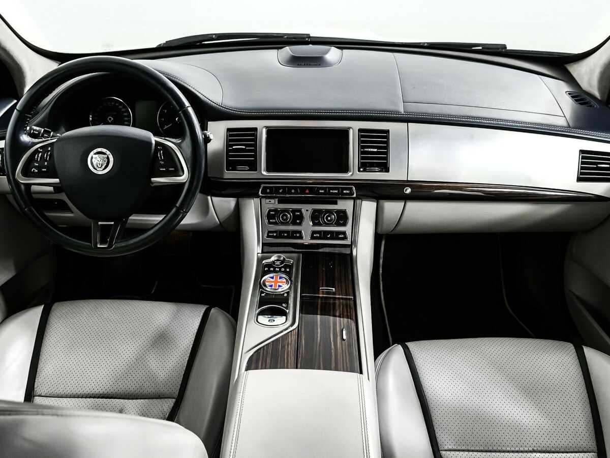 Купить Jaguar XF с пробегом. Фото: #10