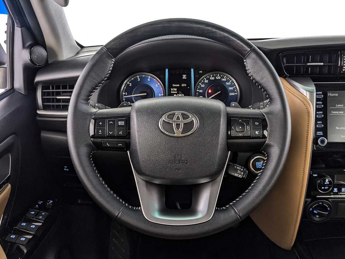 Купить Toyota Fortuner с пробегом. Фото: #17