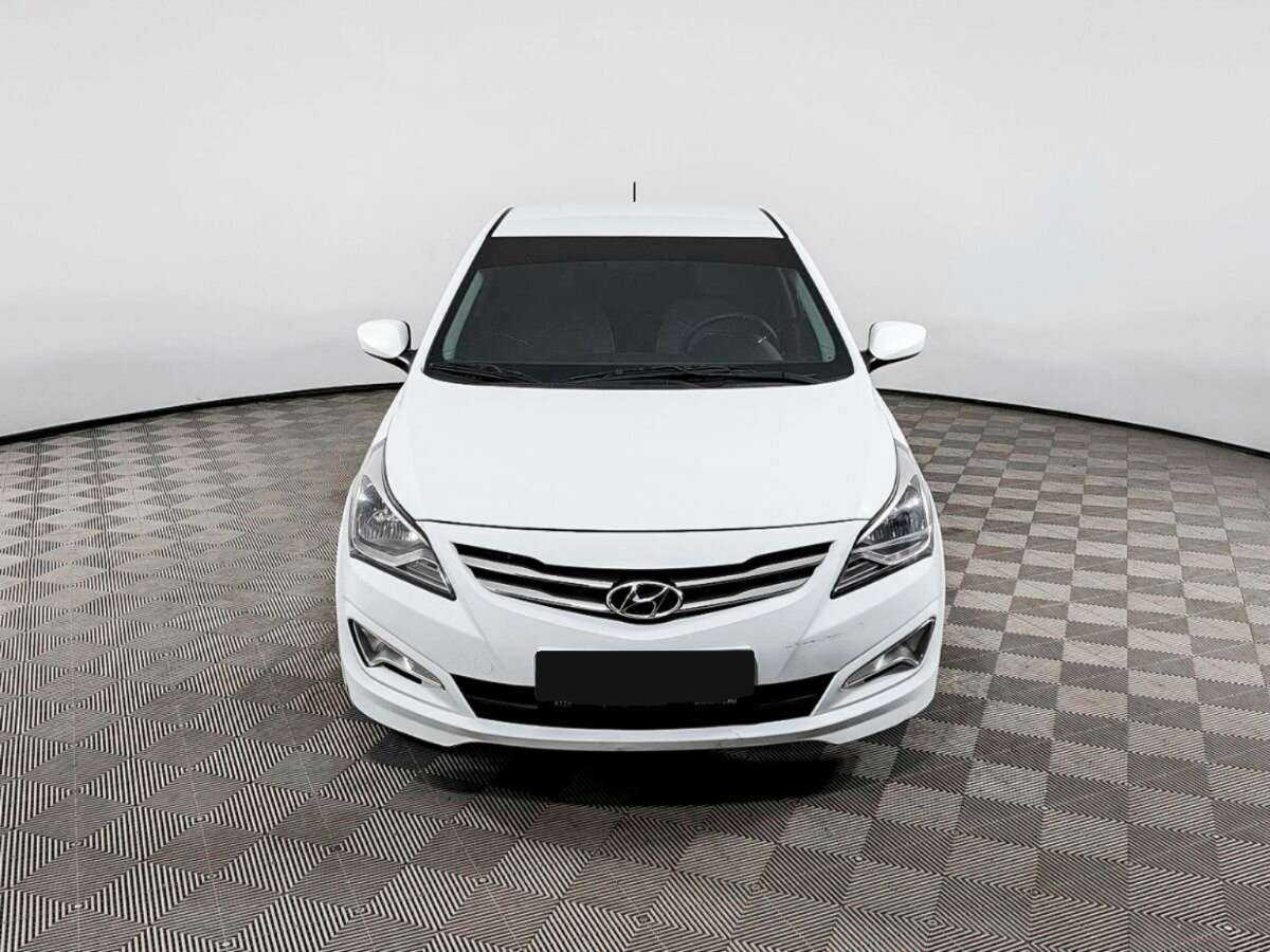 Купить Hyundai Solaris с пробегом. Фото: #1