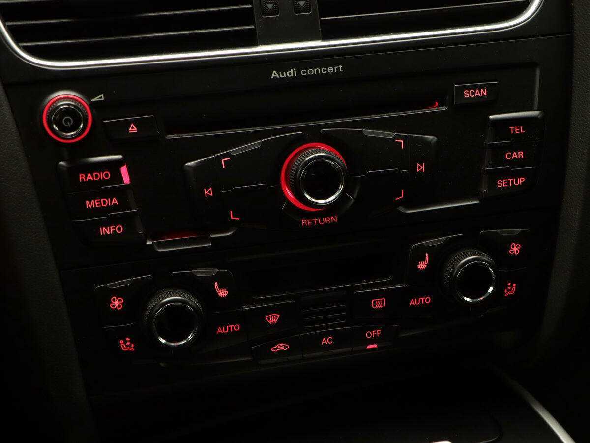 Купить Audi A4 с пробегом. Фото: #12