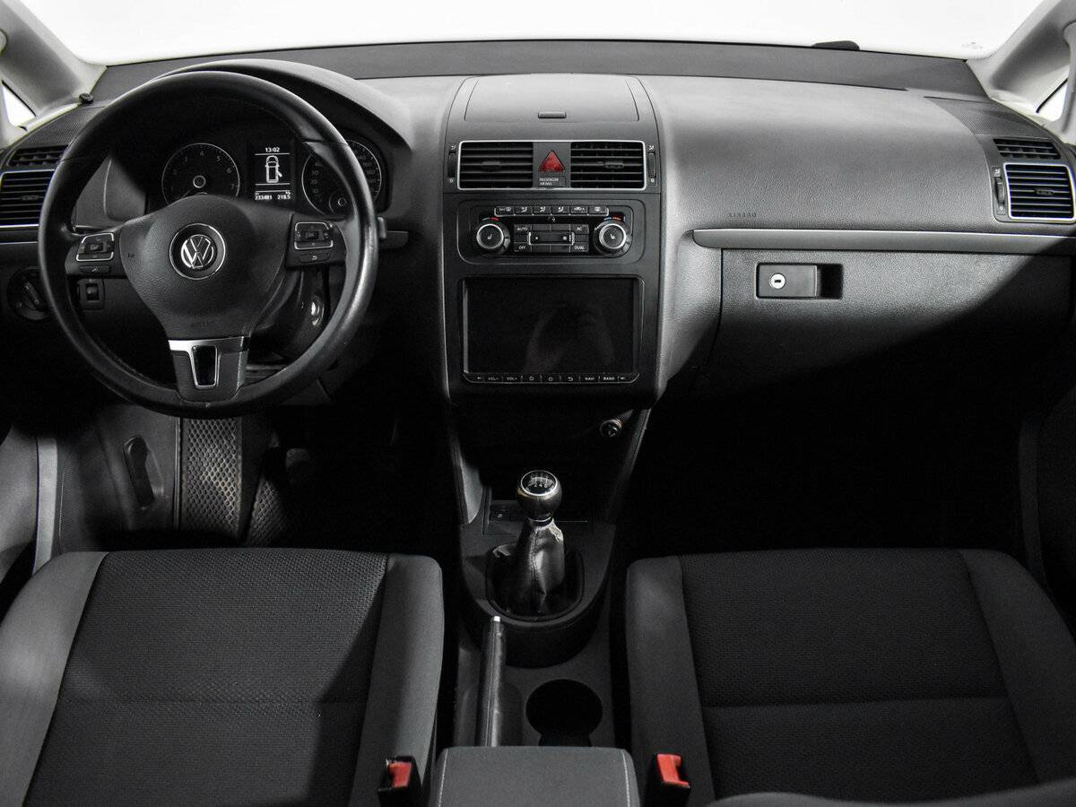 Купить Volkswagen Touran с пробегом. Фото: #11