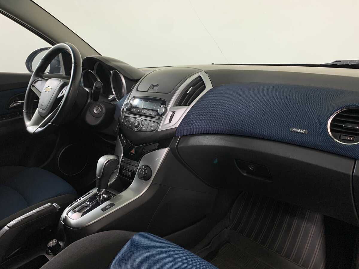 Купить Chevrolet Cruze с пробегом. Фото: #12