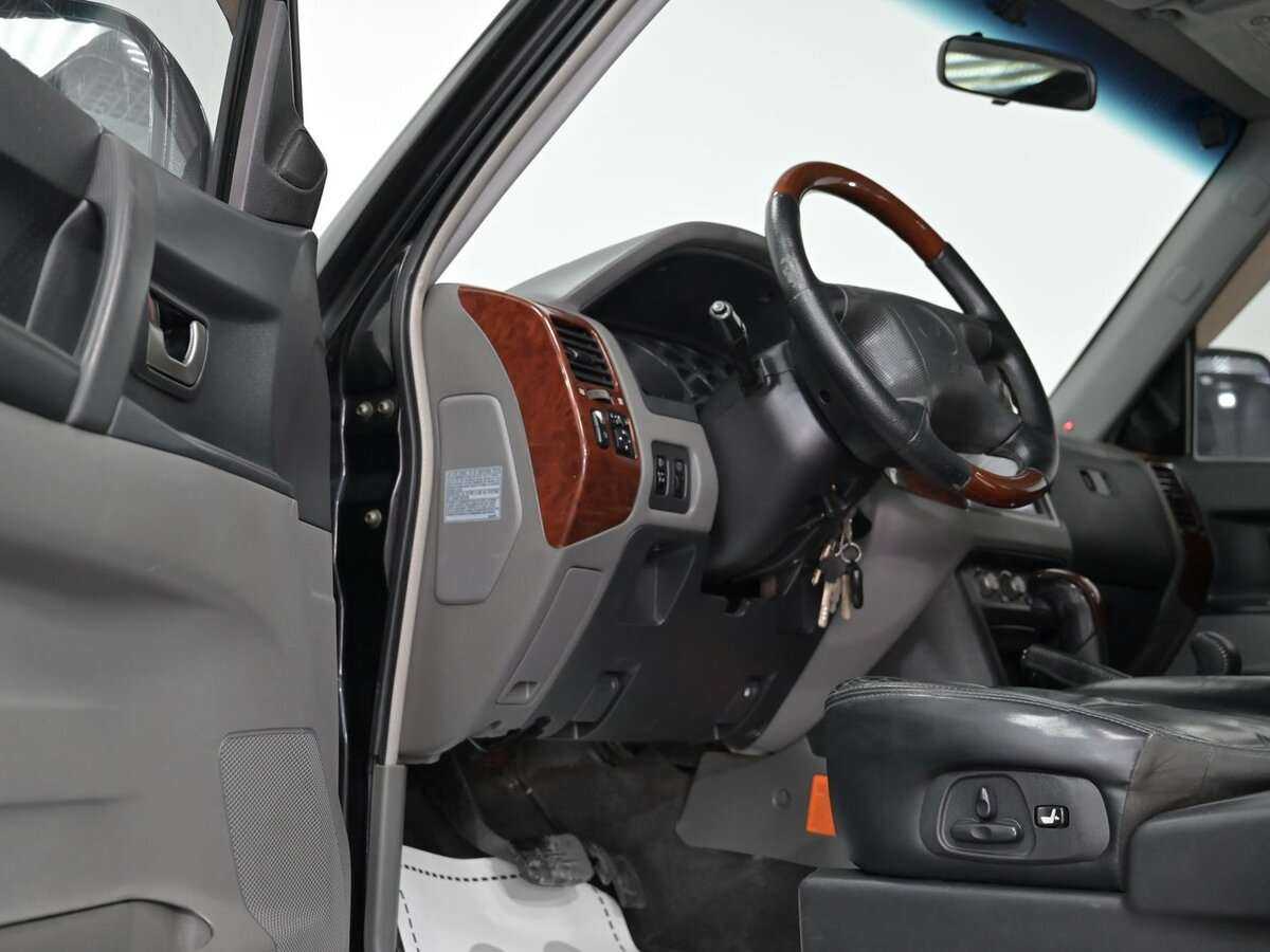 Купить Mitsubishi Pajero с пробегом. Фото: #8