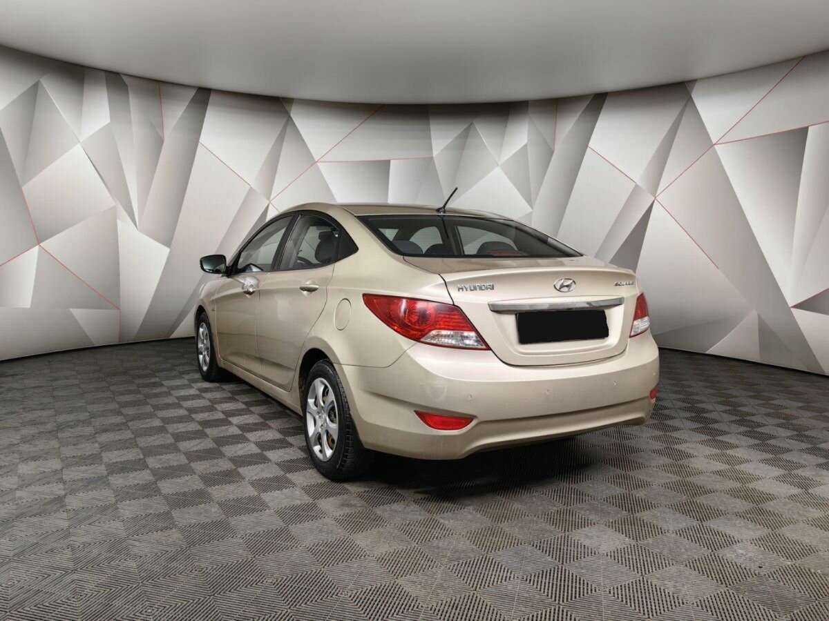 Купить Hyundai Solaris с пробегом. Фото: #3