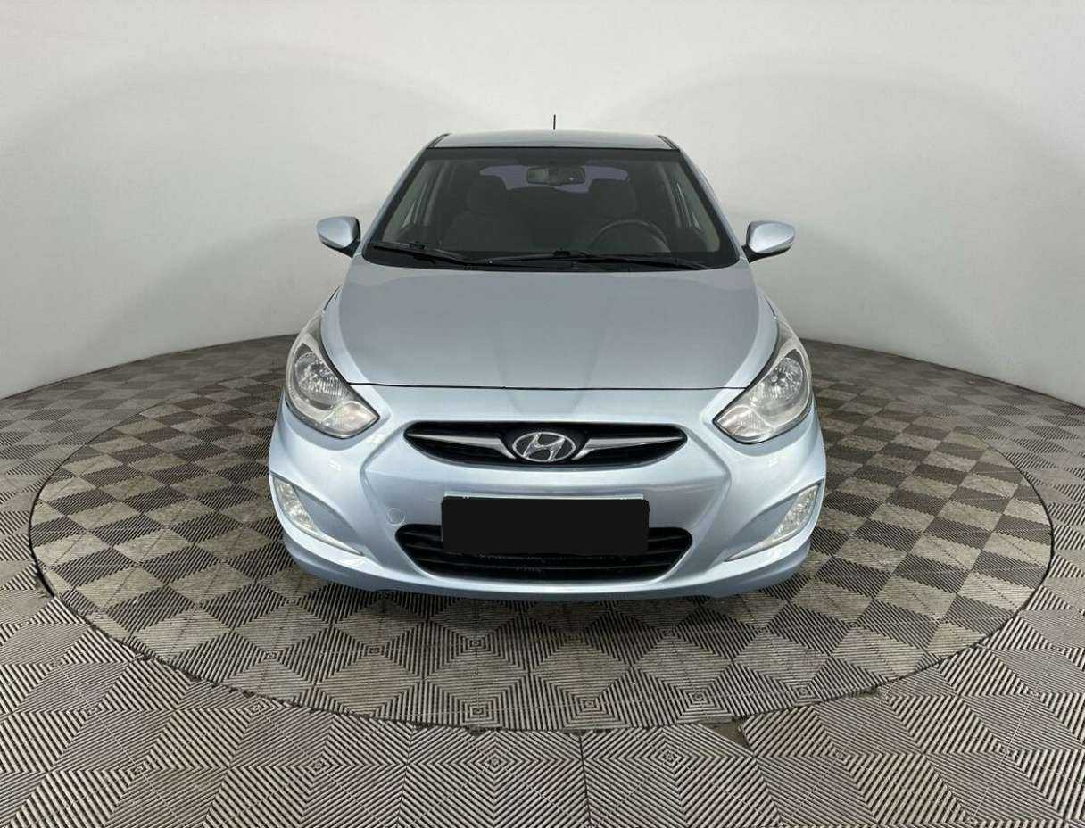 Купить Hyundai Solaris с пробегом. Фото: #1