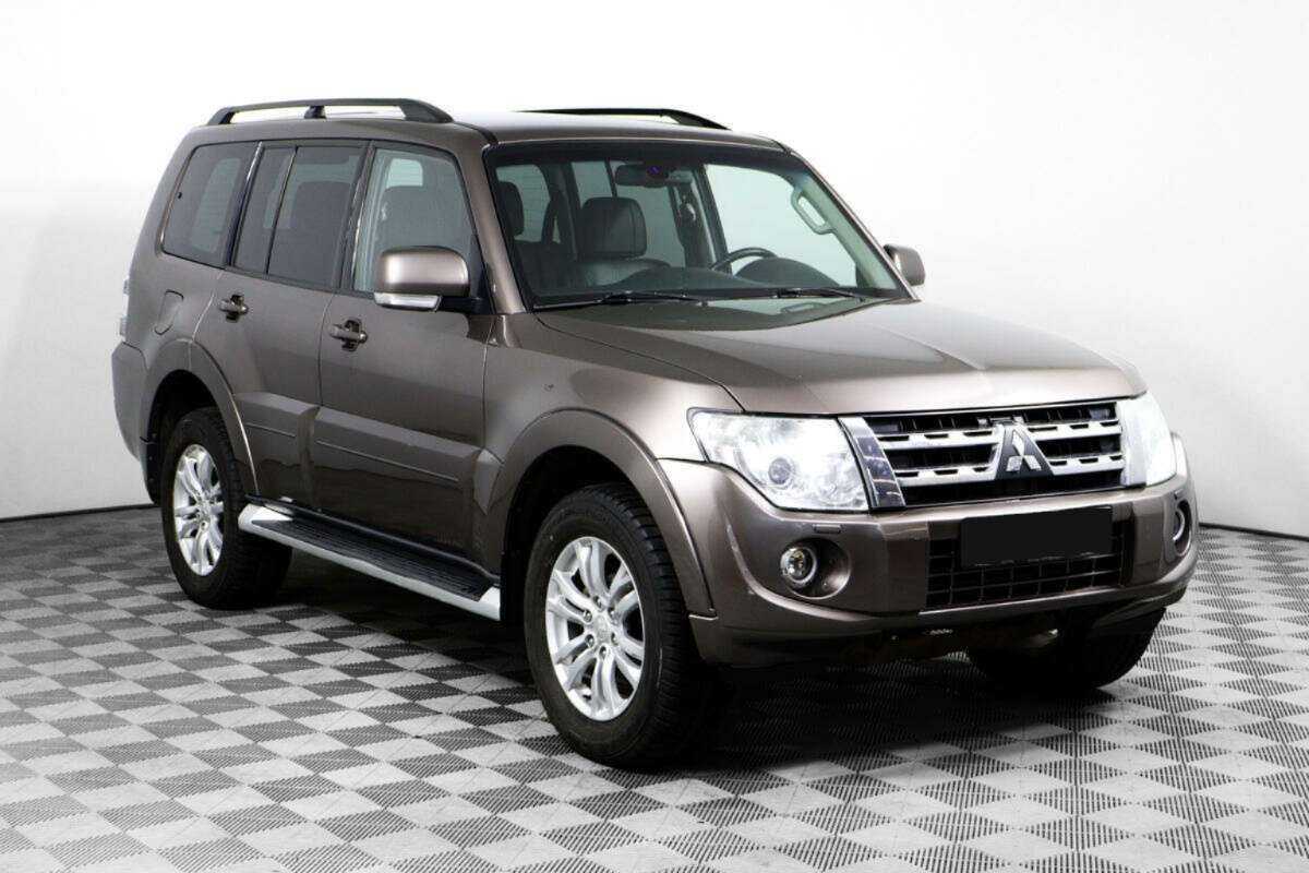 Купить Mitsubishi Pajero с пробегом. Фото: #2