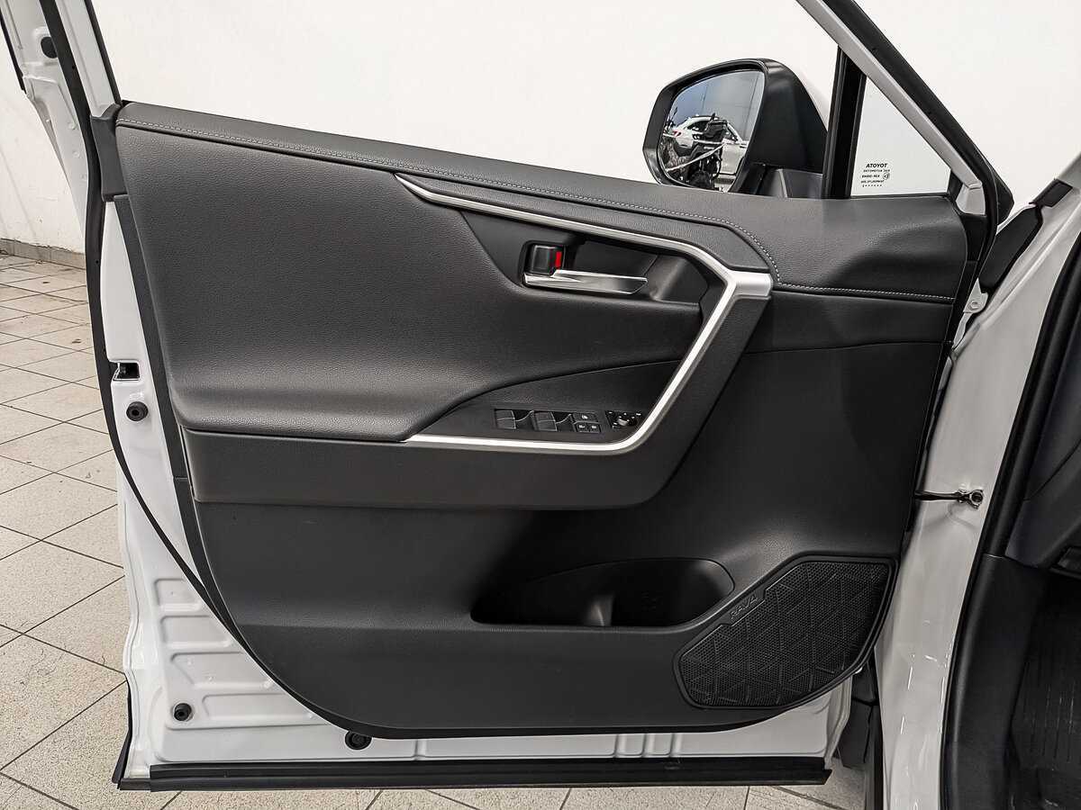 Купить Toyota RAV4 с пробегом. Фото: #18